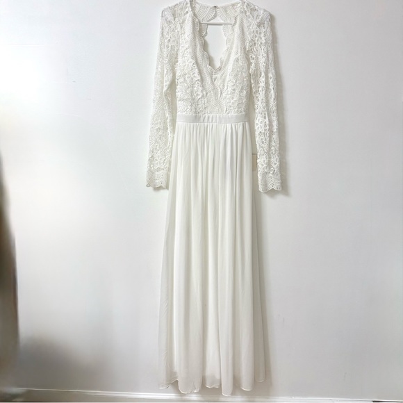 Lulu's NWT Lace Long Sleeve Maxi Dress size small - Picture 1 of 11